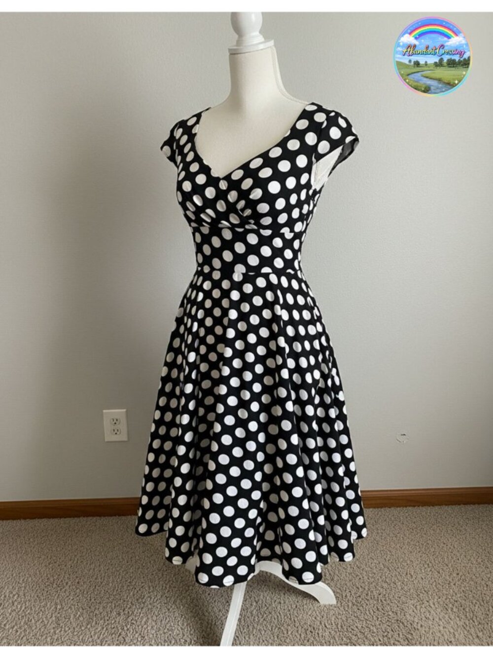 Retro 1950s Cocktail Swing Dress Cap Sleeve Sweetheart Neckline